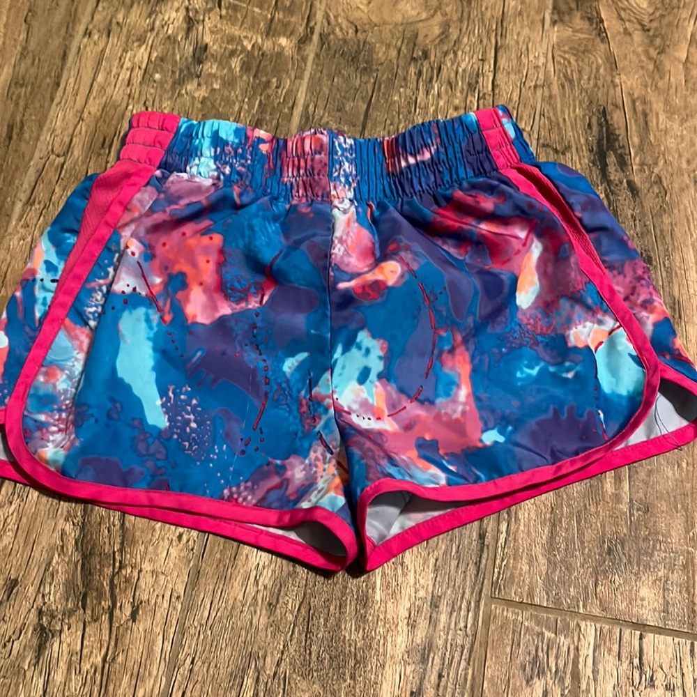 EUC- Size 6, Jack N Cat Target Running Shorts, No stains No fading, Lined